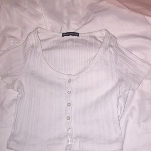 white short sleeved tee